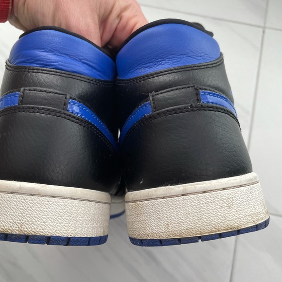 Nike Air Jordan sneakers size 10.5 - Picture 3 of 6